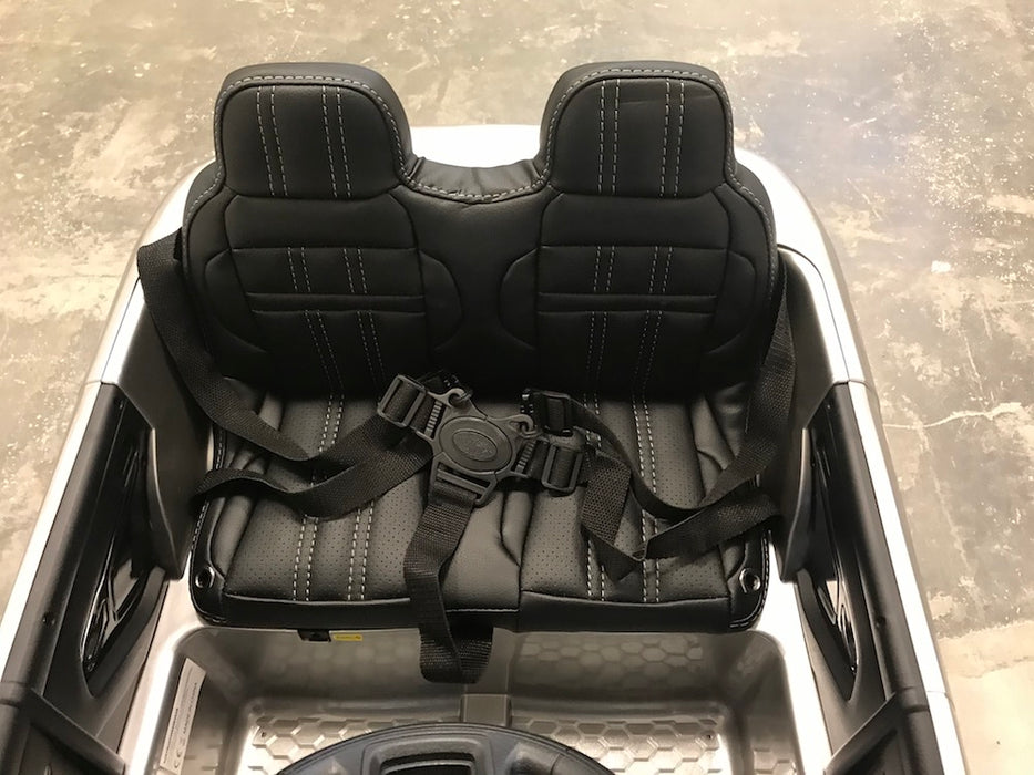 Range Rover Evoque Accu kinderauto 12V 4WD + 2.4G RC (zilvergrijs) - Trapautodealer