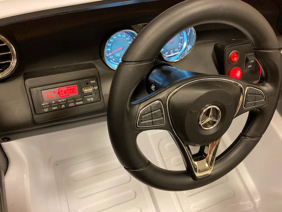 Mercedes GLC 63 AMG 4WD 2-Persoons Kinderauto 12V + 2.4G RC (zwart) - Trapautodealer
