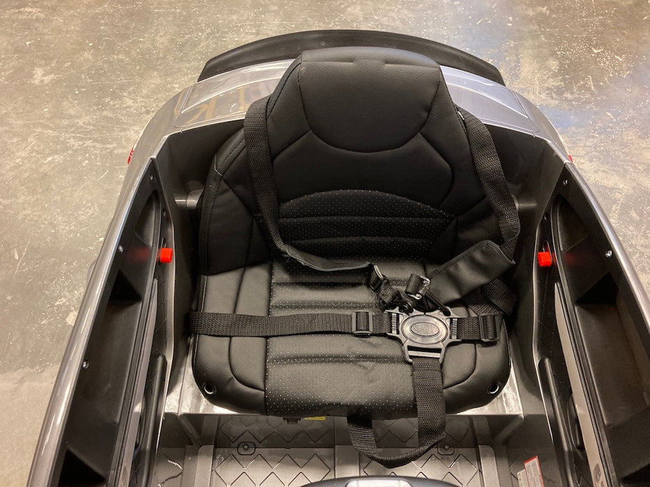 Mercedes GLC 63 Accuauto 1-Persoons 12V 4WD + 2.4G RC (zilvergrijs) - Trapautodealer